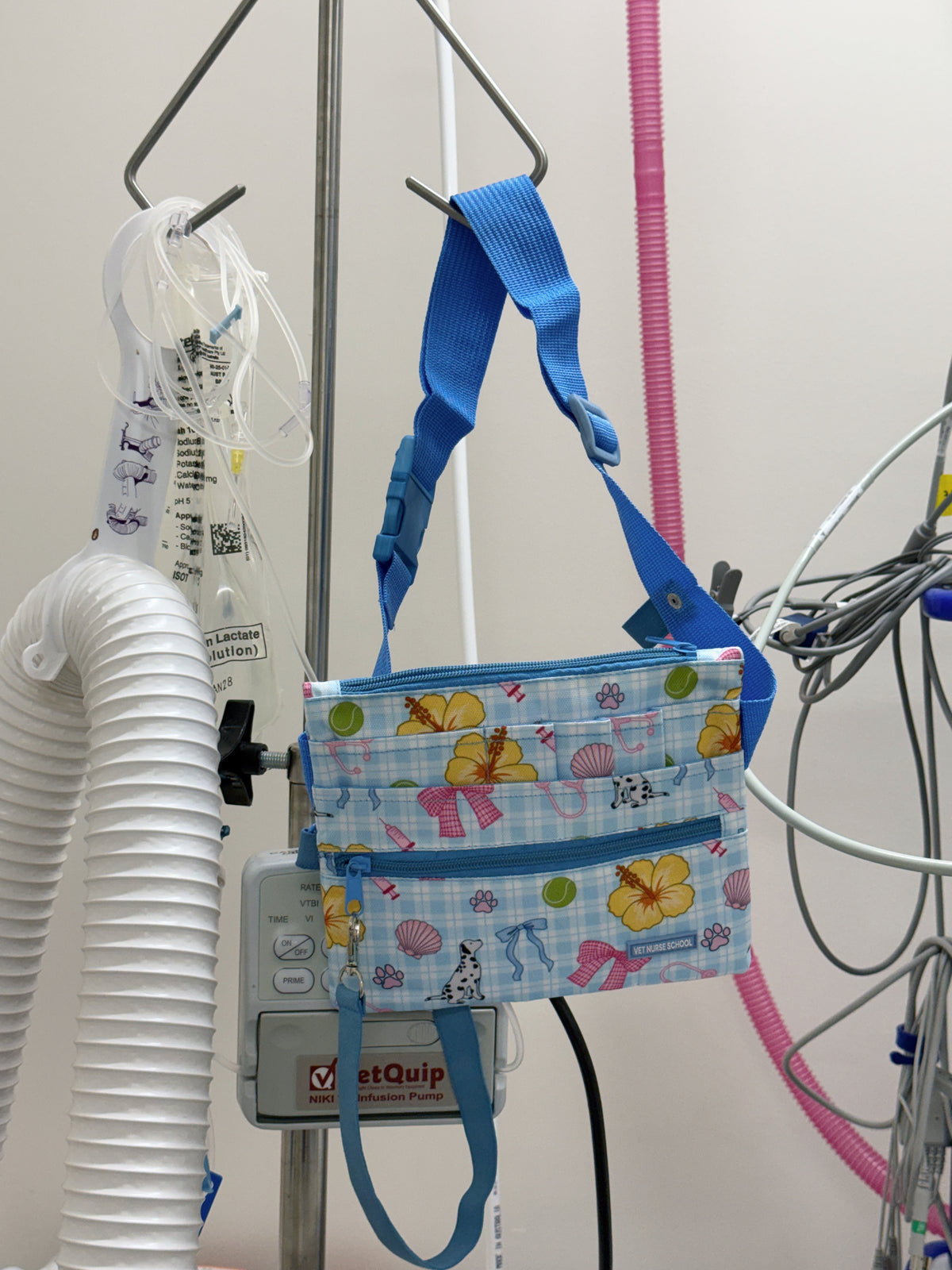 Vet Nurse Pouch Tropical Blue Dog Walk