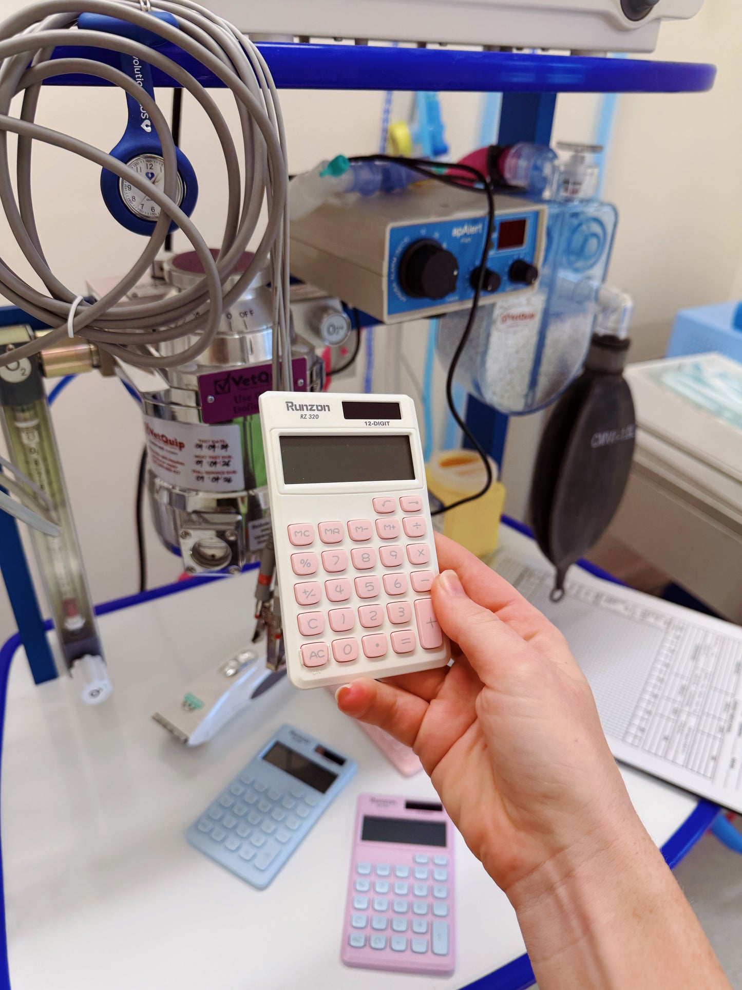 Pocket Calculator - White